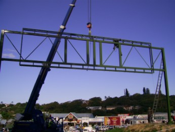MARGATE GAUNTRY MANUFACTURED AND ERECTED FOR OUTDOOR NETWORK